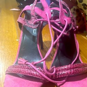 Pink tie around small heels